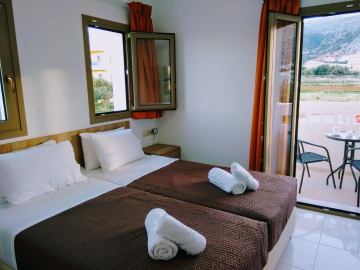 1 BEDROOM TRIPLE APARTMENT GARDEN VIEW BALCONY OR TERRACE