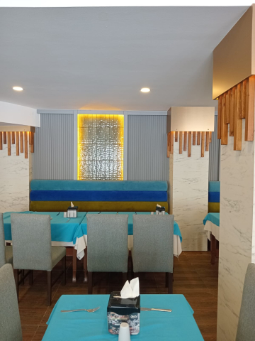 MAIN RESTAURANT