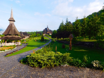 barsana-1434541_640.jpg
